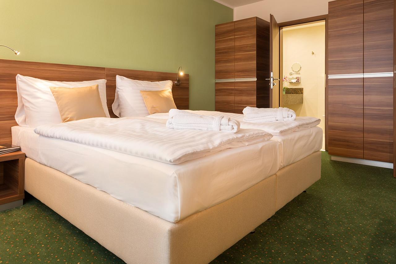 Kurhotel Pyramide Sibyllenbad Neualbenreuth Exterior foto