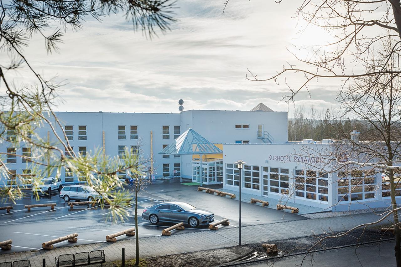 Kurhotel Pyramide Sibyllenbad Neualbenreuth Exterior foto